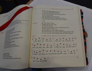 Messbuch - Messbuch, Liturgie, Liturgiegegenstände, Choralnotation, Sammlung, Lieder, Liedtext, Noten, Gottesdienst, Kirchenlieder