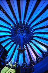 Lichtspiele # 2 - Licht, Nacht, leuchten, hell, dunkel, Kontrast, Berlin, Sony, Potsdamer Platz