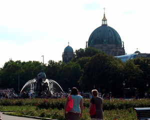 Berlin - Blick zum Neptunbrunnen und Berliner Dom - Berlin, Hauptstadt, Neptunbrunnen, Berliner Dom, Hauptstadt