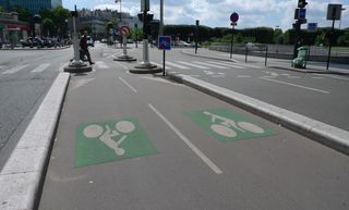 Fahrspuren für Fahrräder in Paris - Fahrrad, Radweg, Paris, Fortbewegungsmittel