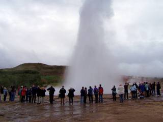 Geysir Stokkur auf Island - Eruption, Geysir, Quelle, heiß, Island, Fontäne, Eruption, Eruptionssäule, Druck, Siedepunkt, Dampfdruck, Physik