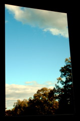 Blick aus dem Fenster - Fenster, sehen, Blick, Meditation, Perspektive, Licht, Schatten, hinaus