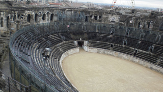 Amphitheater von Nîmes - Frankreich, Südfrankreich, Architektur, Nîmes, Arènes, Amphitheater, Theater, Arena, Stierkampf, Corrida, Courses Camarguaises, Römer, Sitzreihen, Innenraum, oval