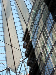 Berliner Architektur - Sony Center #2 - Ansicht, Aussicht, Konstruktion, Dach, Perspektive, Kunst, Glas, Stahl, Stoff, Fassadenausschnitt