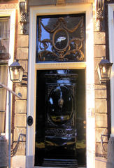 Haustür in Südholland #2 - Oberlicht, Tür, Haustür, Eingang, Südholland, Ornament, Schmuck, Stuck, Stukkatur, Hochglanz, glänzend, blank, vornehm, edel