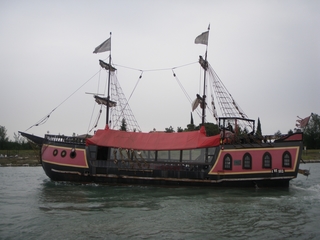 Piratenschiff - Schiff, Pirat, Kogge, Touristen, Meer, Segelschiff, Kampf, Kanone
