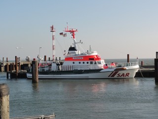 Seenotrettungskreuzer - SAR, search and rescue Schiff, Seenot, Rettung, Seenotrettungskreuzer, Hafen, Hafenbecken, Kai