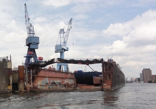Dock2 - Dock, Trockendock, Hafen, Hamburger Hafen, Werft, Elbe, Reparatur, Schiff, Boot, Kran