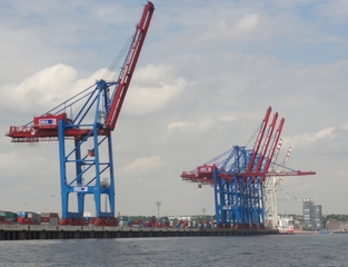 Containerbrücken - Container, Containerbrücken, Welthandel, Import, Export, Hamburg, Hamburger Hafen, Hafenbecken, Kai, Kaimauer