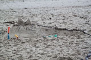 Sandburg#1 - Sandburg, Spiel, Urlaub, Kreativität, Burg, Sand, Wasser, bauen, Strand, Meer