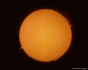 Chromosphäre der Sonne in H-Alpha - Sonne, Chromosphäre, h-alpha, Protuberanzen, Fackeln, Aktive Region, Sonnenfleck