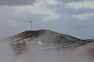 Leuchtturm in Island - Leuchtturm, Seefahrt, Island, heiße Quelle, Wasser, Schnee, Licht, Wolken