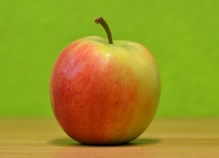 Apfel  #2 - Apfel ganz, Obst, Kernobst, Ernährung, ernähren, essen