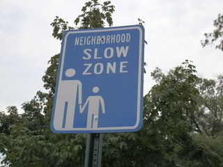 Slow Zone - slow, zone, Ruhe, Bereich, Verkehrsschild, Hinweis