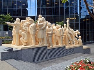 The Illuminated Crowd #2 - Canada, Kanada, Montreal, Skulptur, Kunst, Menschenmenge, Plastik, Gesichter, Gefühle, Ausdruck, Menschen, menschlich, symbolisch, Mimik, mimisch, Ethik