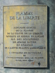 flamme de la liberté#3 - Paris, Freiheitsstatue, statue de la liberté, Flamme, Schild, panneau