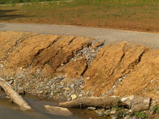 Bodenerosion#1 - Bodenerosion, Umwelt und Naturschutz, Rillenerosion, Rinnsal, Niederschlagswasser