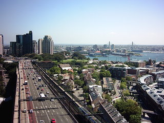 Harbour Bridge 3 - Australien, Sydney, Brücke, Verkehr, Straße, mehrspurig, Großstadt, Fluchtpunktperspektive