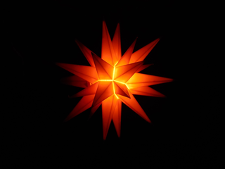Herrnhuter Stern #2 - Weihnachten, Stern, Symbol, hell, leuchten, beleuchtet, Licht, Advent