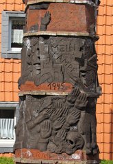 Helmstedt - Gerechtigkeitssäule # 6 - Helmstedt, Säule, Gerechtigkeit, Gericht, Obelisk, Skulptur, Denkmal, Weltkrieg, Judenverfolgung, Relief