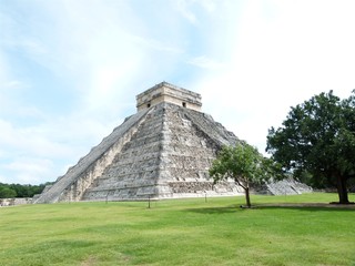 Maya Pyramide - Pyramide, Mexiko, Yucatan, Maya, Chichén Itzá, Ruinenstätte, Kukulcán-Pyramide, Weltkulturerbe, Sakralbau