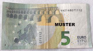5 Euroschein - Geld, Münzen, Münze, Scheine, Schein, Geldschein, Zahlen, bezahlen, Euro, Summe, Wechselgeld, wechseln, Währung, Daf