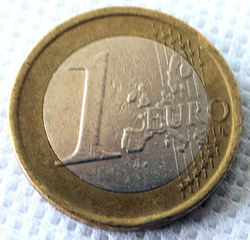 1 Euro - Geld, Münzen, Münze, Scheine, Schein, Geldschein, Zahlen, bezahlen, Euro, Summe, Wechselgeld, wechseln, Währung, Daf