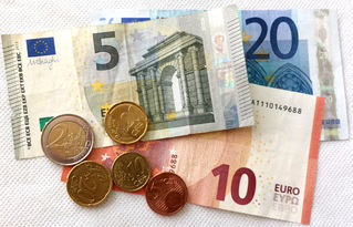 Euro 37,55 - Geld, Münzen, Münze, Scheine, Schein, Geldschein, Zahlen, bezahlen, Euro, Summe, Wechselgeld, wechseln, Währung, Daf