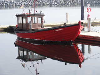 Fischerboot Spiegelung 2 - Boot, Fischerboot, Meer, Ostsee, Spiegelung