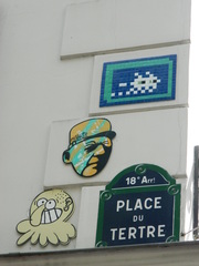 Street Art Paris - Paris, street art, Place du Tertre, space invador