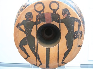 Unterseite einer attischen Trinkschale mit Athleten - Griechenland, Griechen, Antike, Trinkschale, Athleten, Sport, Keramik, Kunst, Malerei, Kunstgewerbe