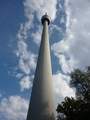 Fernsehturm Stuttgart#2 - Fernsehturm, Sendeturm, Stuttgart, Bauwerk, Beton, Kulturdenkmal, Wahrzeichen, Aussichtsturm, Turmbau, Perspektive