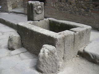 Pompeji - Brunnen - Brunnen, Antike, Italien, Pompeji, alt, Vesuv, Römer, Wasser, Wasserstelle, Laufbrunnen