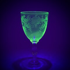 Fluoreszenz von Uranglas - Bild 2 - Uran, Uranglas, Fluoreszenz, Radioaktivität