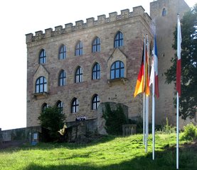 Hambacher Schloss - Schloss, Hambach, Hambacher Fest, 1832, Symbol, Demokratie, Demokratiebewegung, Burschenschaften, schwarz rot gold