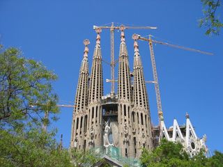 Türme der Sagrada Familia - Barcelona, Wahrzeichen, Architektur, Kirche, neukatalanischer Stil, Turm, Türme, hoch