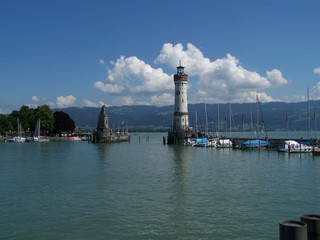 Hafeneinfahrt von Lindau - Lindau, Leuchtturm, Bodensee, Hafeneinfahrt, bayerischer Löwe, Dreiländereck, Deutschland