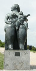 Mutterschaft - Maternidad #2 - Botero, Skulptur, modern, sinnliche, üppige, Bronzeskulptur, kolumbianischer Künstler, Figur, Bronzefigur