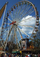 Riesenrad auf dem Baumblütenfest in Werder (Havel) - Riesenrad Moulin Rouge, Fahrgeschäft, Volksfest, Stahlkonstruktion, Riesenrad, Kreis, Radius, Durchmesser