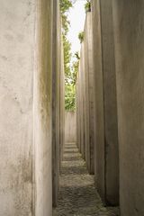Im Garten des Exils 2 - Exil, Steinquader, Liebeskind, Juden, jüdisches Museum, Holocaust, Berlin