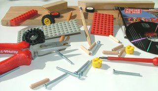 Materialsammlung zum Basteln - Physik, Projekt, Materialsammlung, Sammlung, Kuddelmuddel, Bastelanleitung, basteln, Werkzeug, Unordnung, Lego, Holz, Bauanleitung, bauen