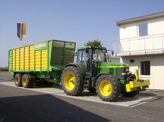 Biogasanlage #1 - Traktor, Trecker, Anhänger, Biomasse, Anlieferung, Waage, Biogasanlage, Brückenwaage, Brutto, Netto, Tara, Landwirtschaft