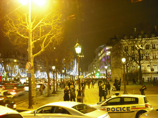 Champs Elysées in weihnachtlichem Glanz - Weihnachten, Paris, Lichter, Lichterketten, Champs Elysées