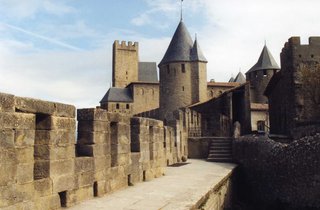 Carcassonne - Teilansicht der Stadtmauer II - Carcassonne, Stadtmauer, Mittelalter, Turm, Zinnen
