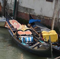 Venezianische Gondel - Venezianische Gondel, Venedig, Tourismus, Wasserstraße, Kanal, Gondel, Bootstyp, schmal, Boot, Wasser