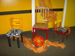 Objektkunst Stühle - Stuhl, gestalten, verändern, Kunst, Objektkunst, malen, Alltagsgegenstand