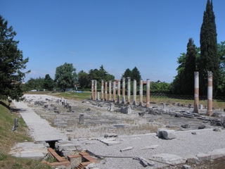 Aquileia - Forum Romanum #1 - Italien, Römer, Ausgrabung, Ausgrabungen, Säulen, Relikt, Forum, Arena