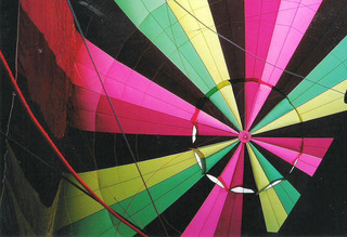 Ballonfahrt #11 - Ballon, Ballonfahrt, Heißluft, Heißluftballon, Auftrieb, Luft, fliegen, bunt, Feuer, Korb, symmetrisch, rund, Was_ist_das#3
