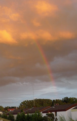 Abendhimmel  mit  Regenbogen #1 - Regenbogen, Farben, Spektralfarben, Optik, Brechung, Wetter, Wolken, Lichtbrechung, Regenbogenfarben, Spektrum, Spiegelung, Reflexion, Wellenlänge, Photometeor
