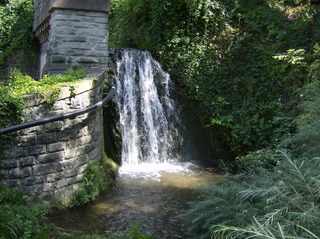 Wasserfall - Wasserfall, Wasser, Stadtgraben, Überlingen, Stadtmauer